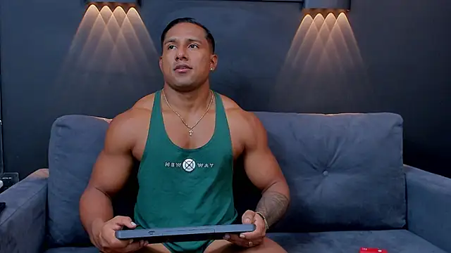 Snapshot of CallumMuscle chatting on 01.26.25 CallumMuscle online show from 01.26.25