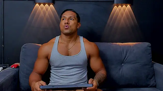 Snapshot of CallumMuscle chatting on 02.01.25 CallumMuscle online show from 02.01.25