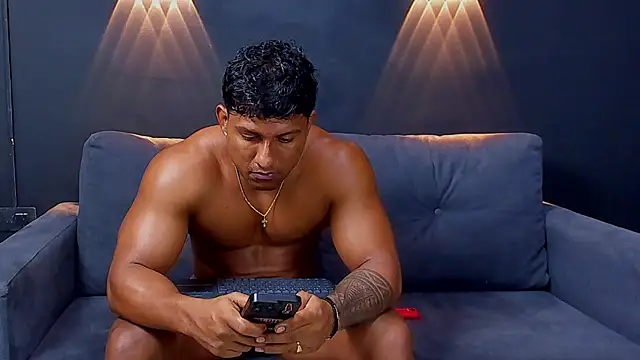 Snapshot of CallumMuscle chatting on 02.02.25 CallumMuscle online show from 02.02.25