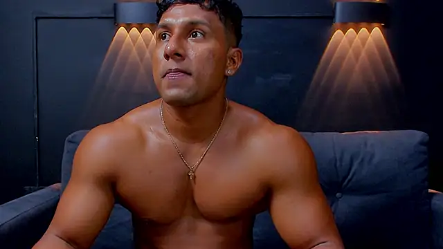 Snapshot of CallumMuscle chatting on 02.08.25 CallumMuscle online show from 02.08.25