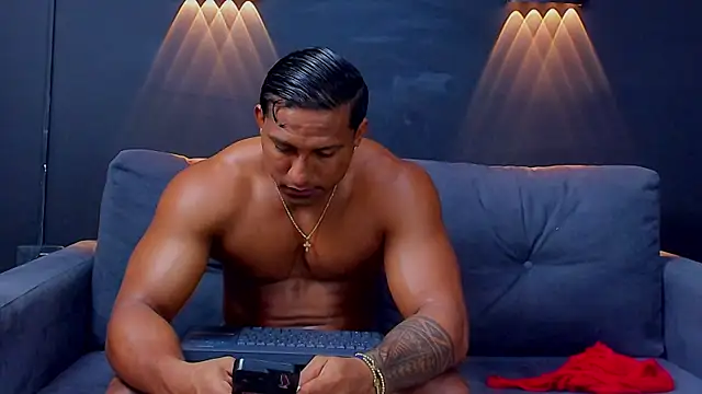 Snapshot of CallumMuscle chatting on 02.25.25 CallumMuscle online show from 02.25.25