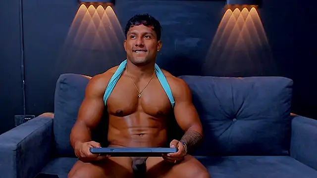 Snapshot of CallumMuscle chatting on 03.05.25 CallumMuscle online show from 03.05.25