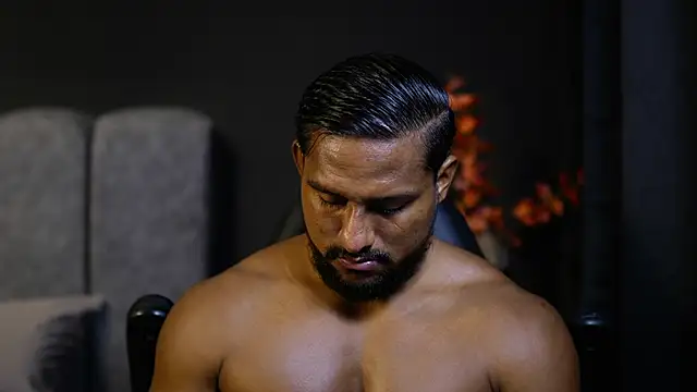 Snapshot of CallumMuscle chatting on 11.05.25 CallumMuscle online show from 11.05.25