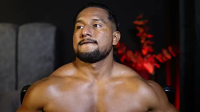 Snapshot of CallumMuscle chatting on 11.18.25 CallumMuscle online show from 11.18.25