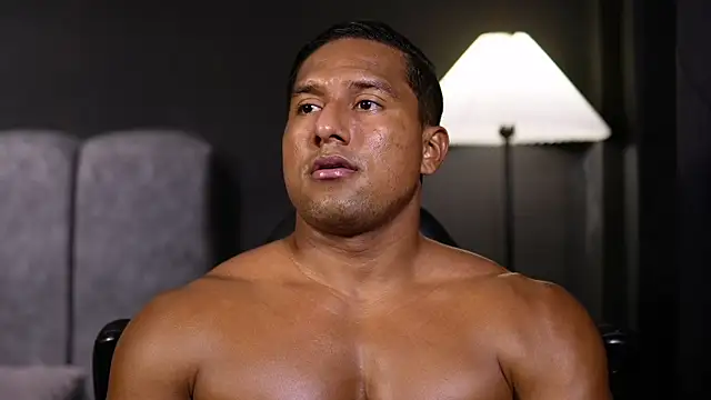 Snapshot of CallumMuscle chatting on 12.02.25 CallumMuscle online show from 12.02.25