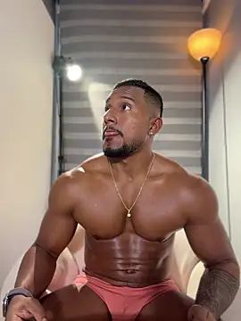 Snapshot of CallumMuscle chatting on 07.31.26 CallumMuscle online show from 07.31.26
