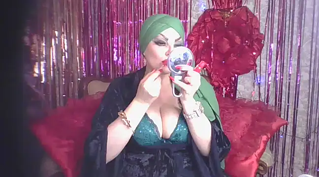 Snapshot of Izabella_gold chatting on 03.14.25 Izabella gold online show from 03.14.25
