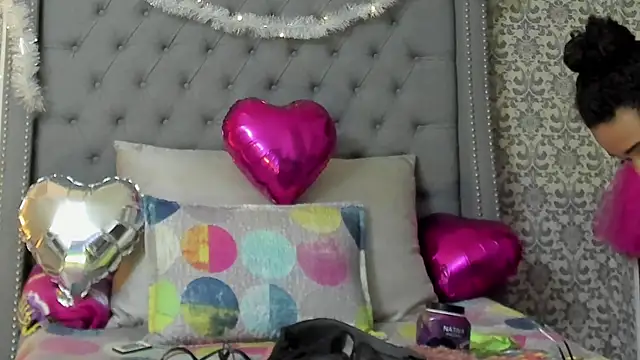 evafoxs online show from 12.15.24