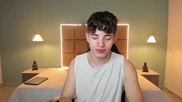 AlejooTwink online show from 06.08.26