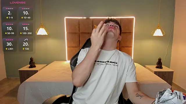AlejooTwink online show from 06.11.26