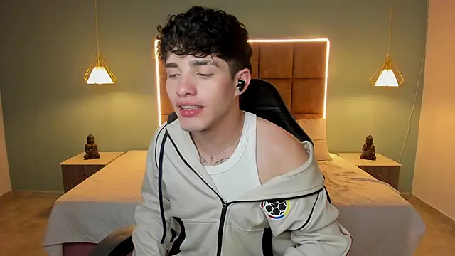 AlejooTwink online show from 06.12.26