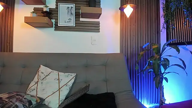 Layla 707 online show from 03.20.25