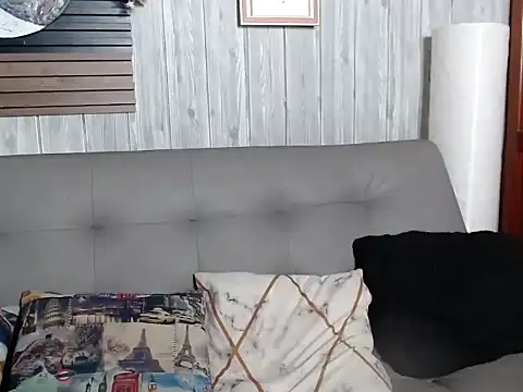 Layla 707 online show from 11.23.25