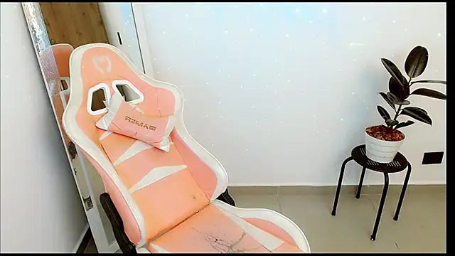 Kylie martinez online show from 04.30.26