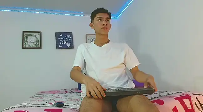 Noah tyler  online show from 12.21.24