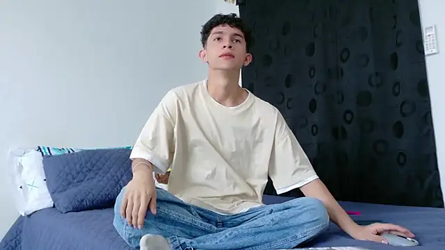 Noah tyler  online show from 10.28.25