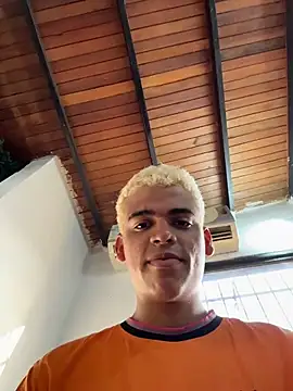 Snapshot of Leo_bunny_hot chatting on 11.01.25 Leo bunny hot online show from 11.01.25