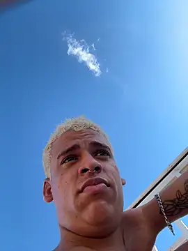 Snapshot of Leo_bunny_hot chatting on 11.06.25 Leo bunny hot online show from 11.06.25