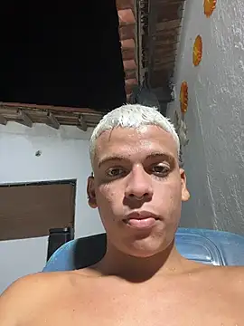 Snapshot of Leo_bunny_hot chatting on 11.21.25 Leo bunny hot online show from 11.21.25