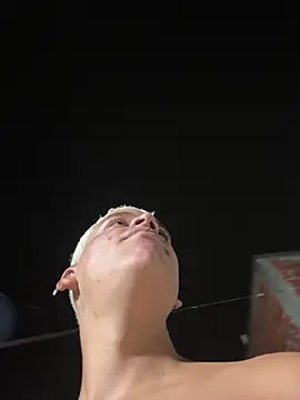 Snapshot of Leo_bunny_hot chatting on 11.26.25 Leo bunny hot online show from 11.26.25