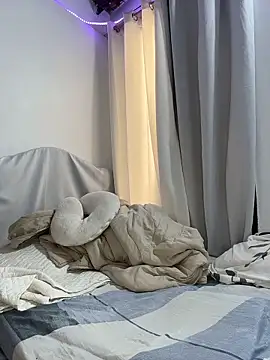 Snapshot of Leo_bunny_hot chatting on 11.29.25 Leo bunny hot online show from 11.29.25