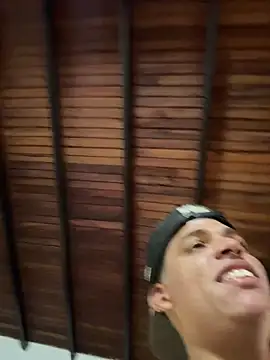 Snapshot of Leo_bunny_hot chatting on 12.01.25 Leo bunny hot online show from 12.01.25