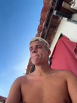 Snapshot of Leo_bunny_hot chatting on 12.14.25 Leo bunny hot online show from 12.14.25