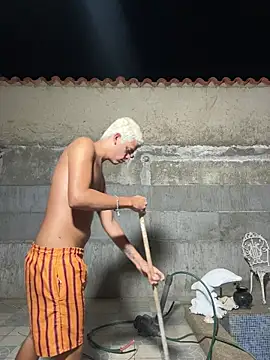 Leo bunny hot online show from 12.22.25