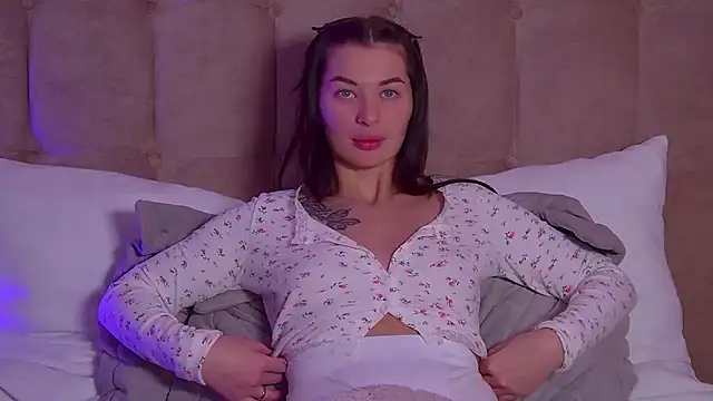 AlexandraBloom online show from 02.27.25