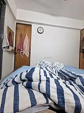 Snapshot of vivanpraj999 chatting on 02.05.25 vivanpraj999 online show from 02.05.25