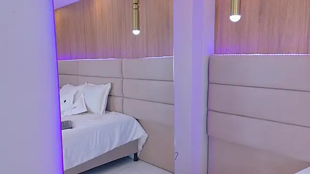 Snapshot of AnabelleRay chatting on 12.16.25 AnabelleRay online show from 12.16.25