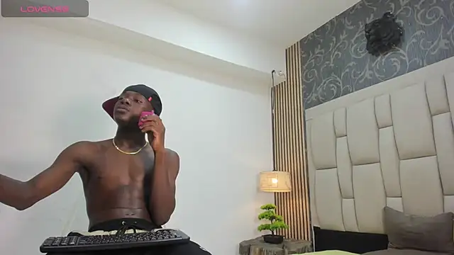 Snapshot of chimi88 chatting on 02.21.25 chimi88 online show from 02.21.25