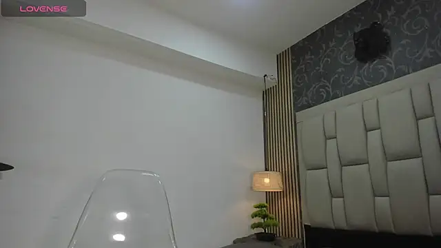 Snapshot of chimi88 chatting on 02.25.25 chimi88 online show from 02.25.25