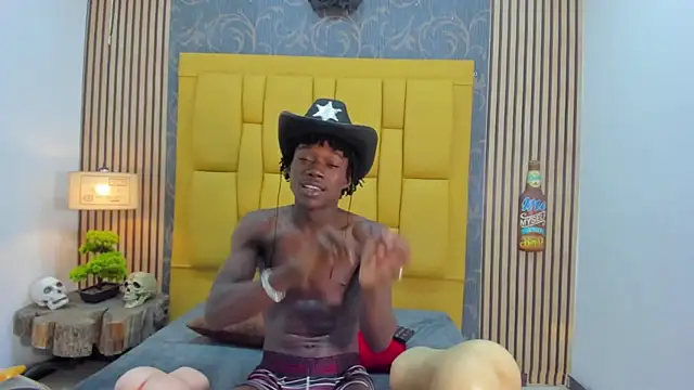 Snapshot of chimi88 chatting on 11.25.25 chimi88 online show from 11.25.25