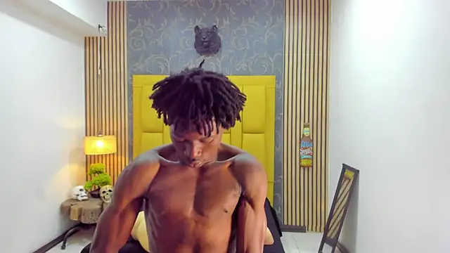 Snapshot of chimi88 chatting on 12.04.25 chimi88 online show from 12.04.25