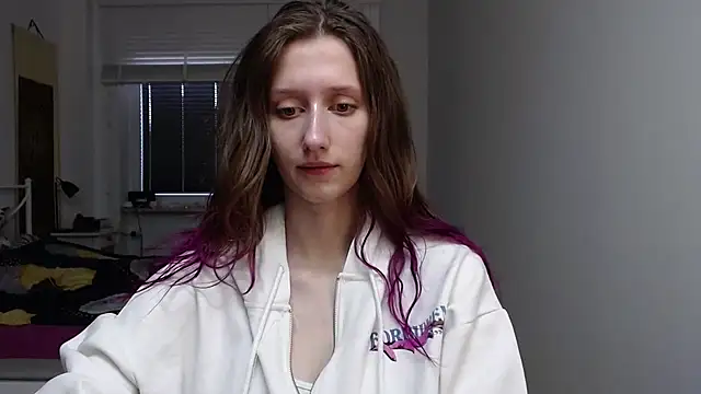 Snapshot of LUNA_delight chatting on 11.05.25 LUNA delight online show from 11.05.25