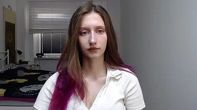 Snapshot of LUNA_delight chatting on 11.06.25 LUNA delight online show from 11.06.25