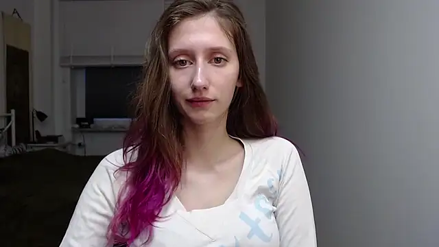 Snapshot of LUNA_delight chatting on 11.10.25 LUNA delight online show from 11.10.25