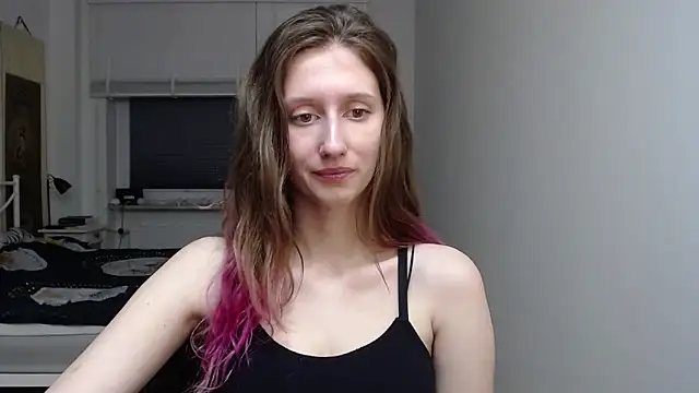 Snapshot of LUNA_delight chatting on 11.26.25 LUNA delight online show from 11.26.25