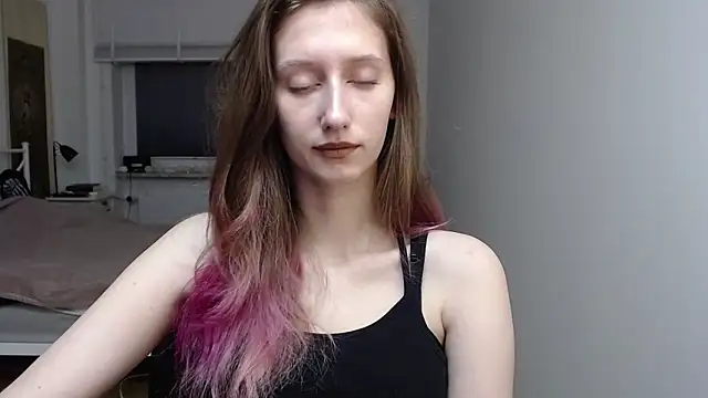 Snapshot of LUNA_delight chatting on 12.03.25 LUNA delight online show from 12.03.25