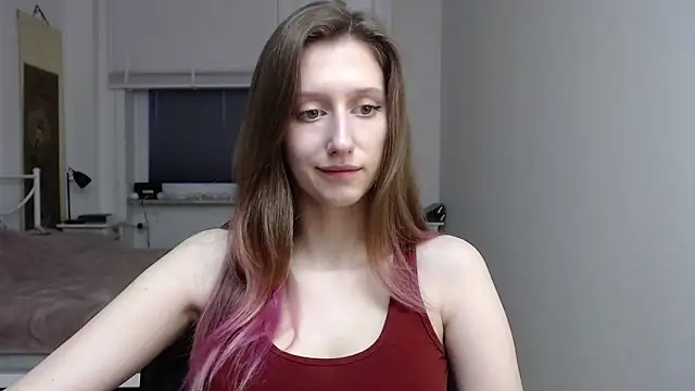 Snapshot of LUNA_delight chatting on 12.15.25 LUNA delight online show from 12.15.25