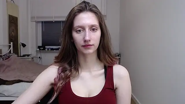 Snapshot of LUNA_delight chatting on 12.19.25 LUNA delight online show from 12.19.25