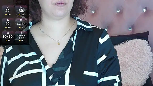 Snapshot of SophiaStarr chatting on 10.02.25 SophiaStarr online show from 10.02.25