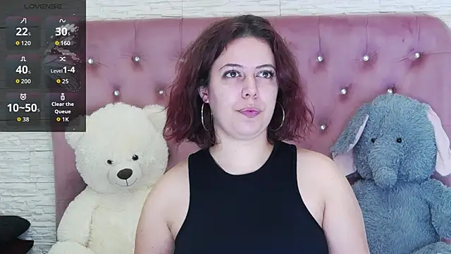 Snapshot of SophiaStarr chatting on 10.17.25 SophiaStarr online show from 10.17.25
