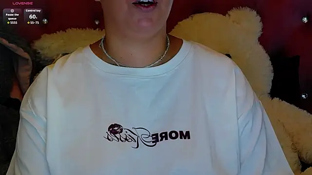 SophiaStarr online show from 11.28.25