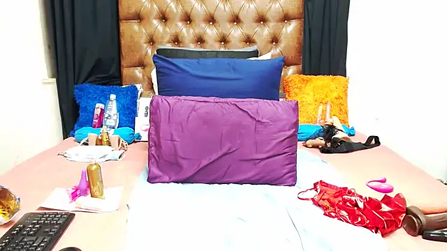 Hotxbums22 online show from 10.05.25