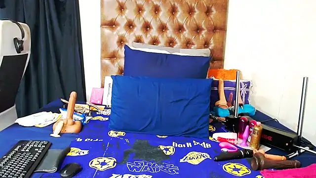 Hotxbums22 online show from 02.22.26