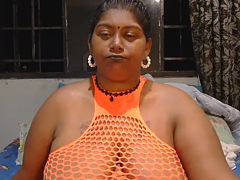 Snapshot of indiansuga chatting on 02.24.25 indiansuga online show from 02.24.25