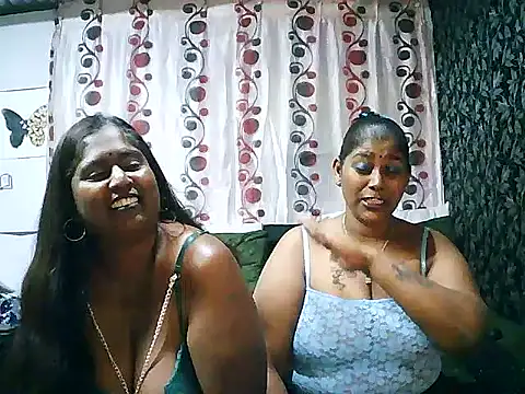 Snapshot of indiansuga chatting on 11.07.25 indiansuga online show from 11.07.25