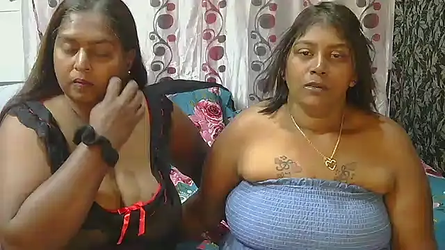 Snapshot of indiansuga chatting on 11.15.25 indiansuga online show from 11.15.25